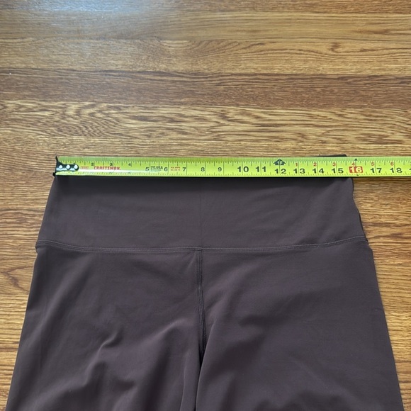 Aritzia TnaBUTTER Cheeky Hi-Rise 5" Short Brown Size XL - Picture 5 of 7